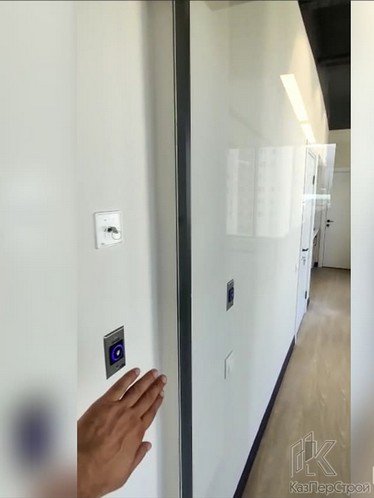 Автоматическая дверь с кнопкой-активатором для бесконтактного открывания двери фото3